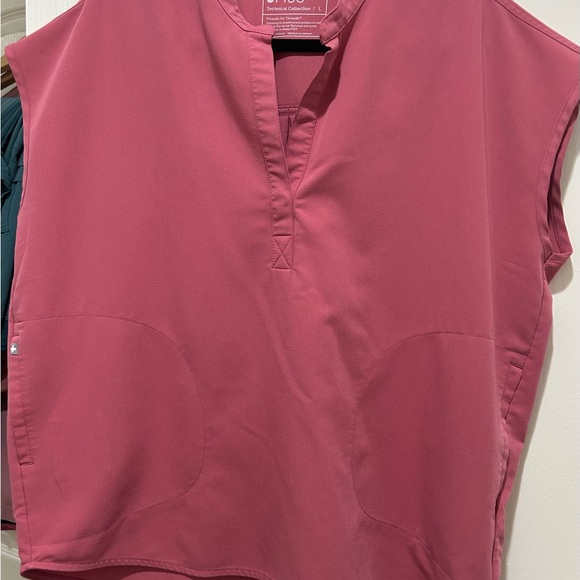 Figs Scrubs Breast cancer edition - Picture 2 of 5